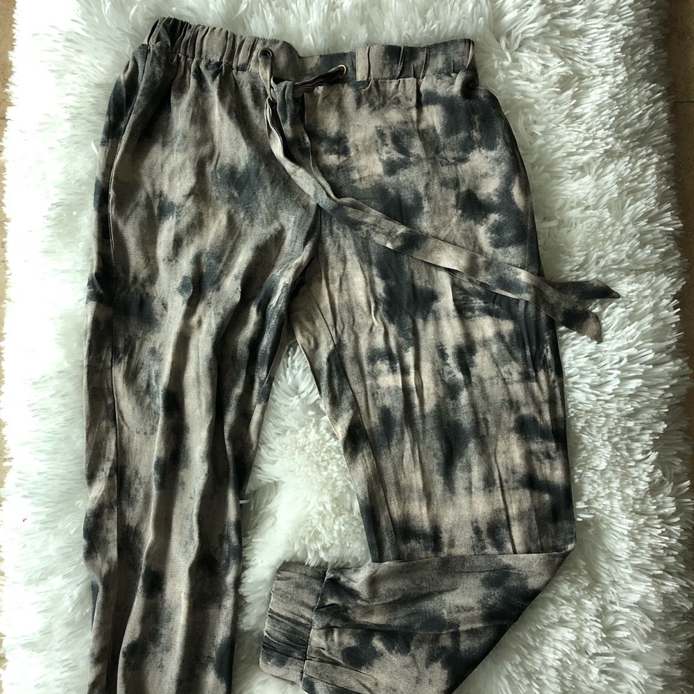 LAST 1! {EASEL} Tie dye printed woven pants (J) - Picture 4 of 7